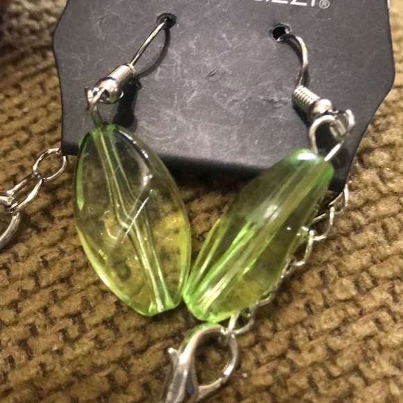 🆕 Spring daydream Necklace & Earrings - Picture 2 of 2